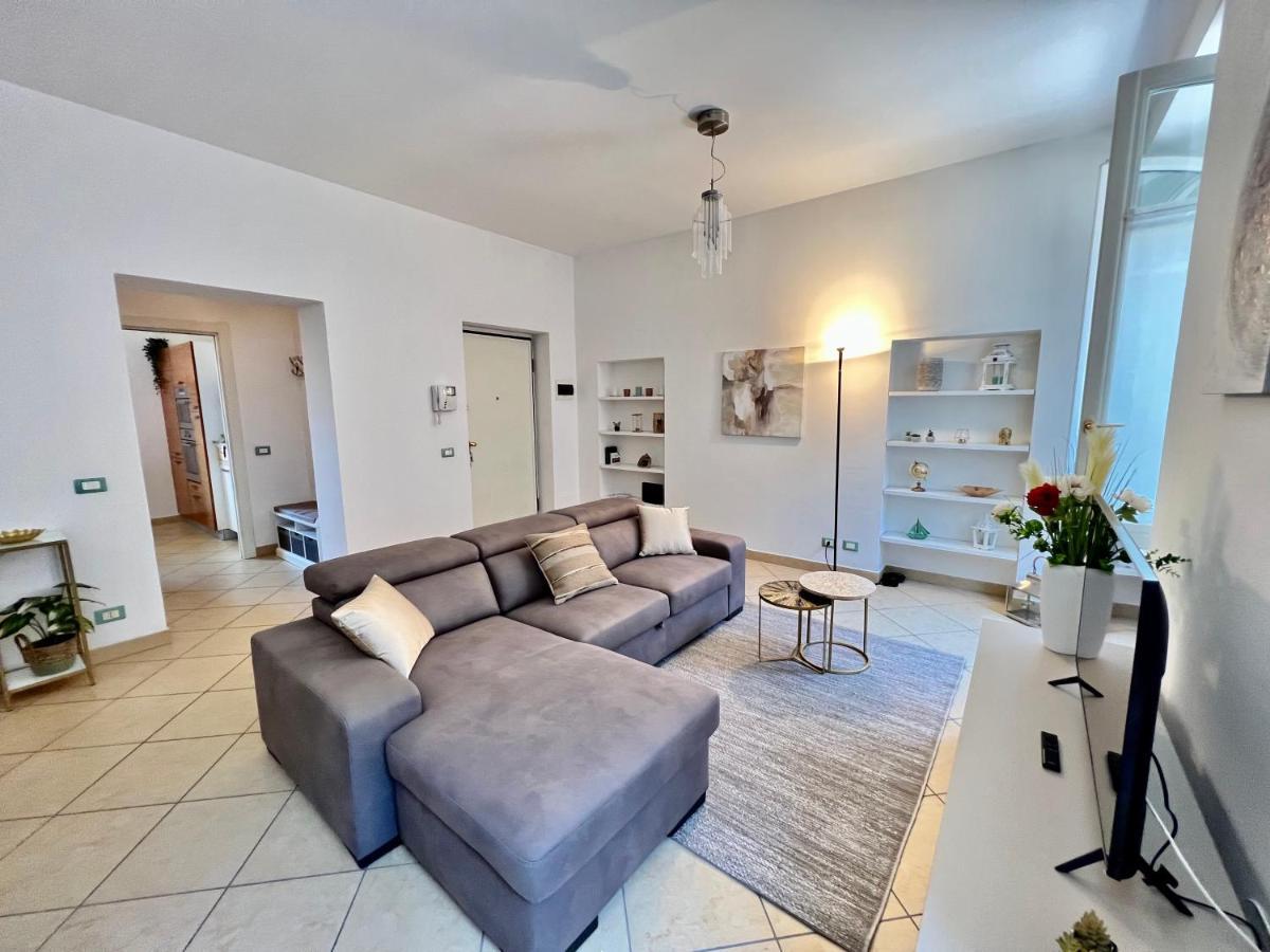 Divina Luxury Apartment With Jacuzzi Near The Lake Όπως Εξωτερικό φωτογραφία